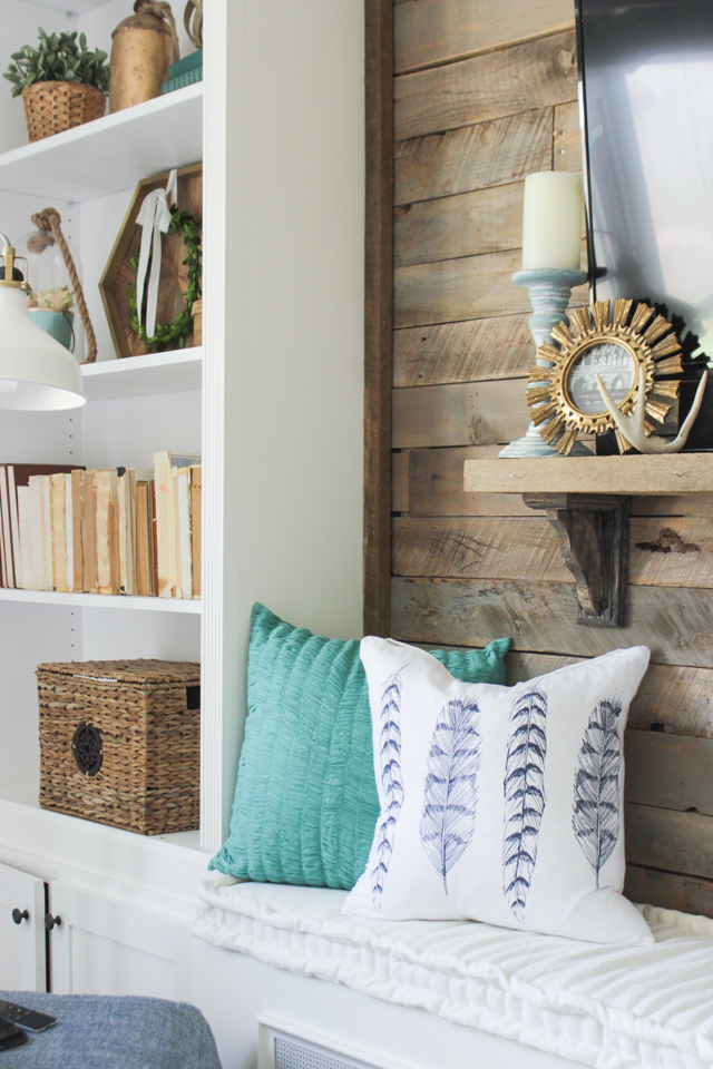 Cozy Spring Home Tour- White and navy living room