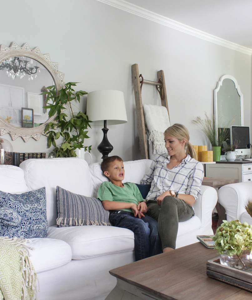 Fall family room tour with navy, green, and a pop of yellow