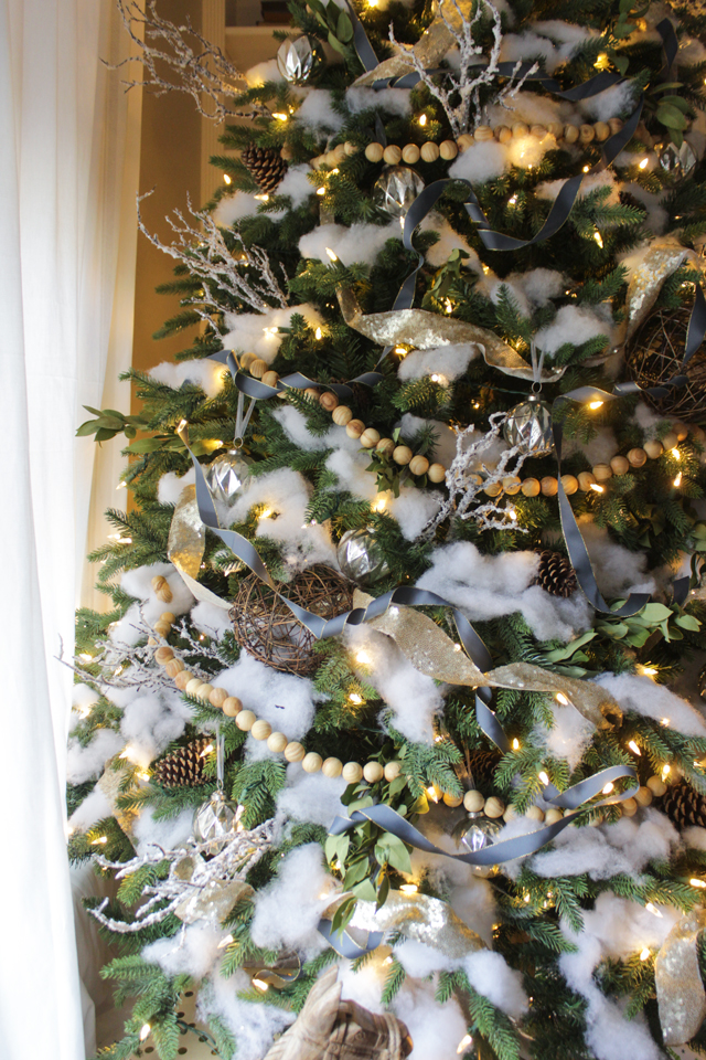 Woodsy, natural, winter wonderland Christmas tree