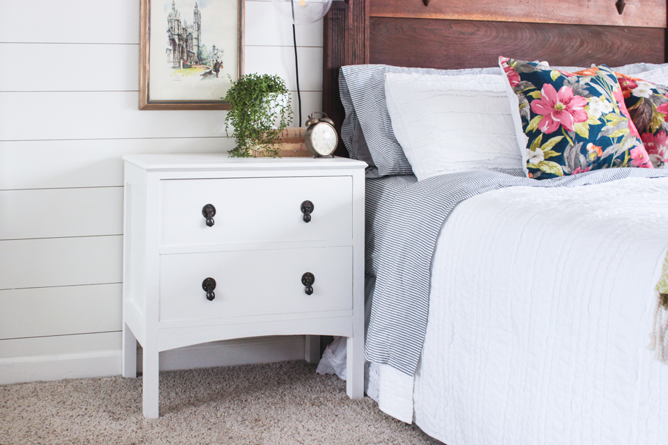 Farmhouse Night Stand With Free Plans, Farmhouse Bedside Table